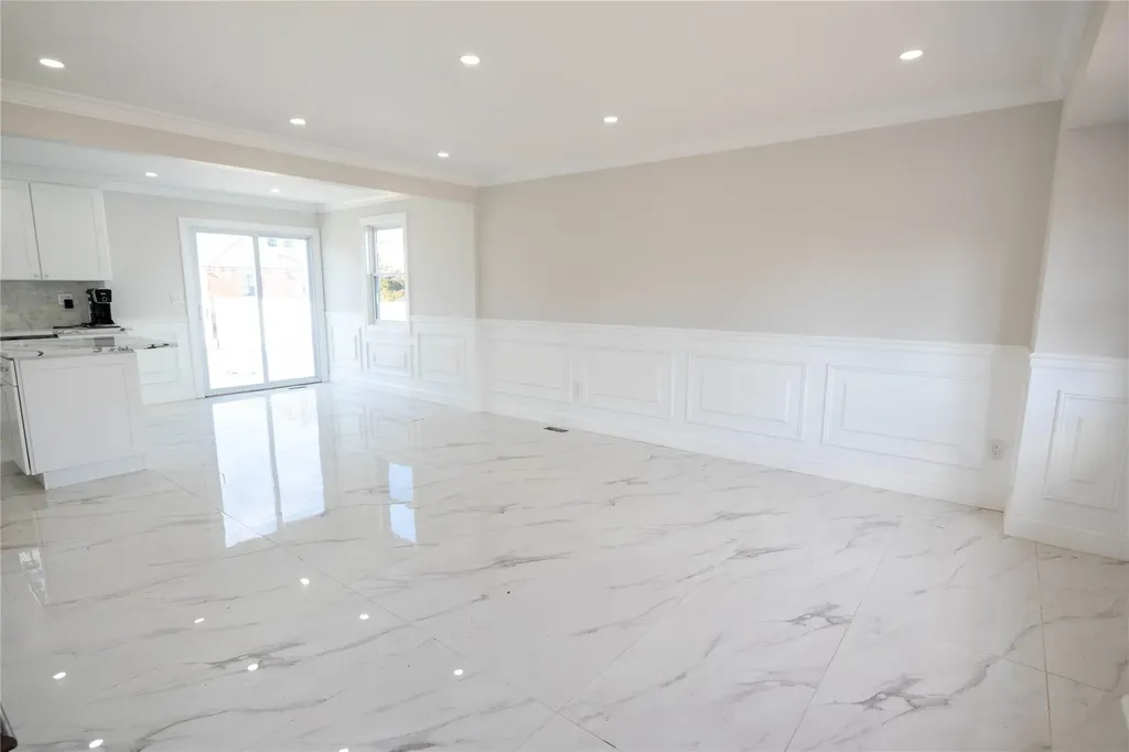 43 Cliff Avenue Hempstead NY 11550