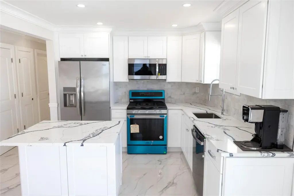 43 Cliff Avenue Hempstead NY 11550