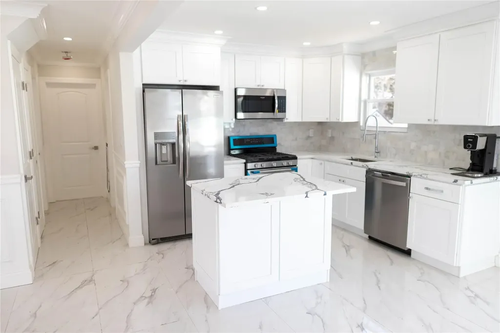 43 Cliff Avenue Hempstead NY 11550