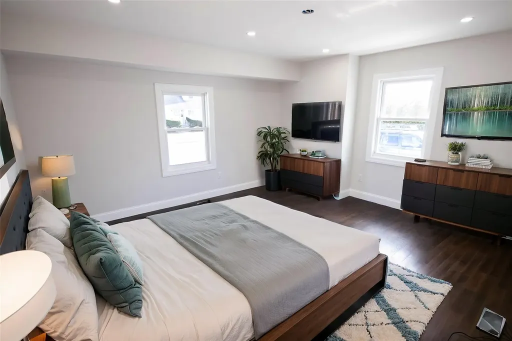 43 Cliff Avenue Hempstead NY 11550