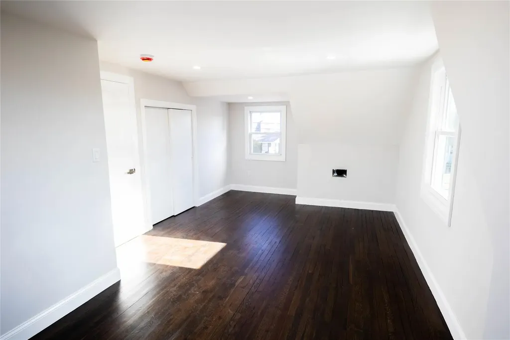43 Cliff Avenue Hempstead NY 11550