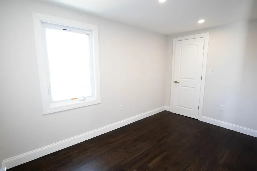 43 Cliff Avenue Hempstead NY 11550