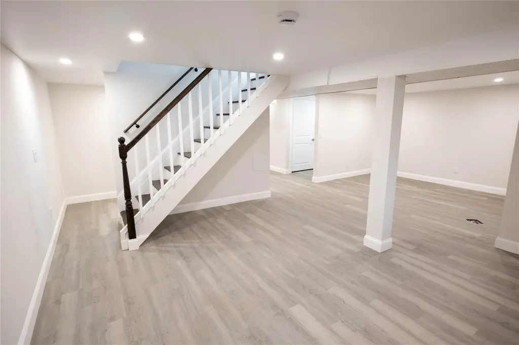 43 Cliff Avenue Hempstead NY 11550