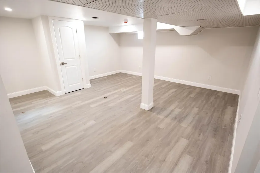 43 Cliff Avenue Hempstead NY 11550