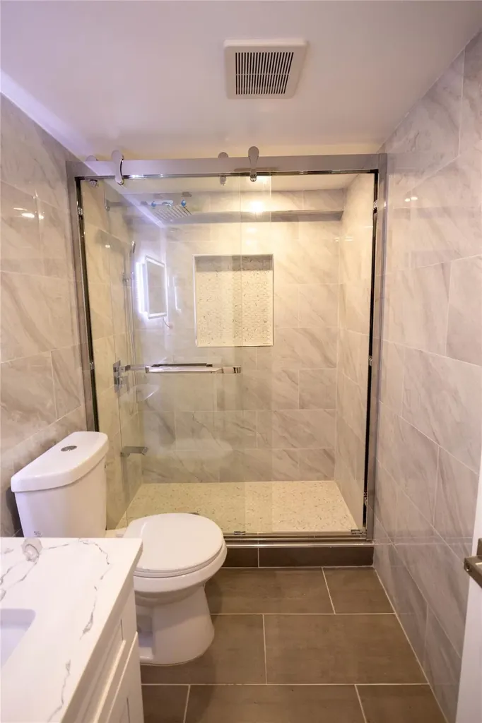 43 Cliff Avenue Hempstead NY 11550