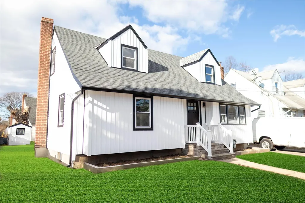 43 Cliff Avenue Hempstead NY 11550