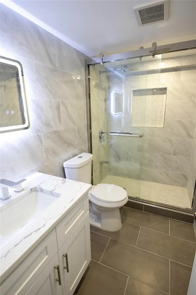 43 Cliff Avenue Hempstead NY 11550