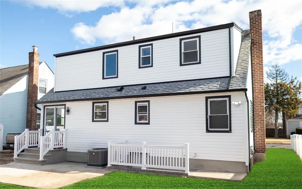 43 Cliff Avenue Hempstead NY 11550