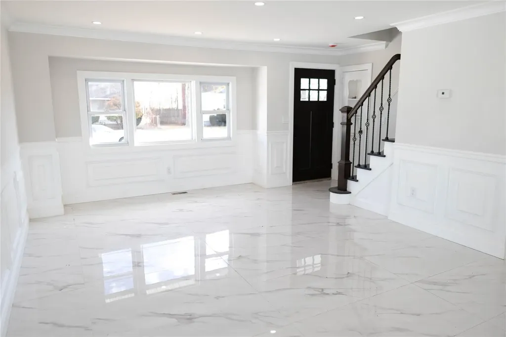 43 Cliff Avenue Hempstead NY 11550