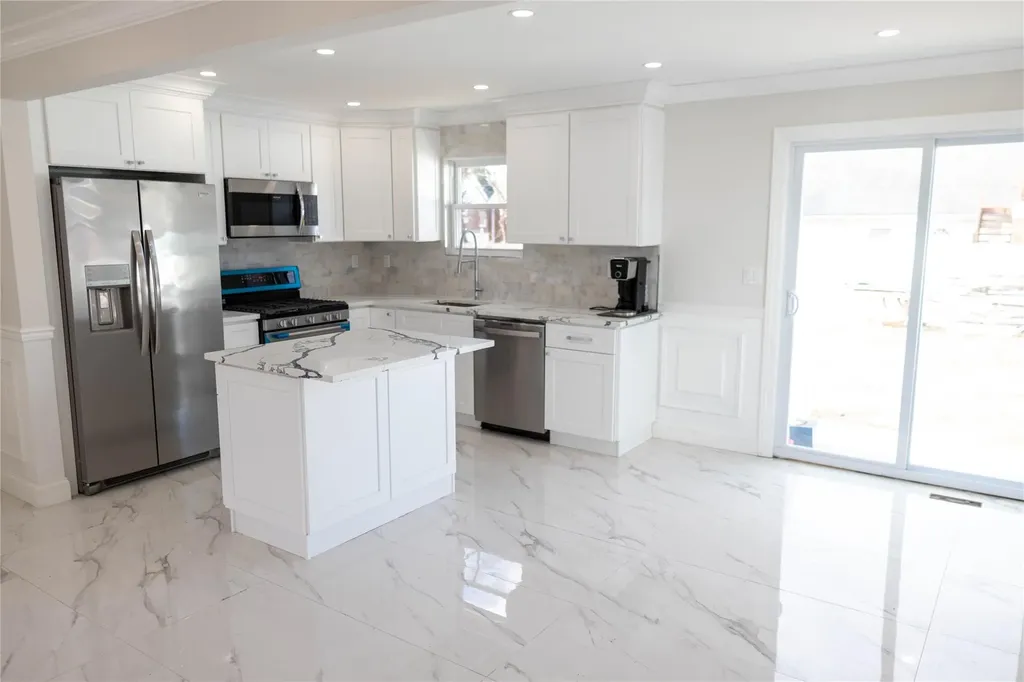 43 Cliff Avenue Hempstead NY 11550