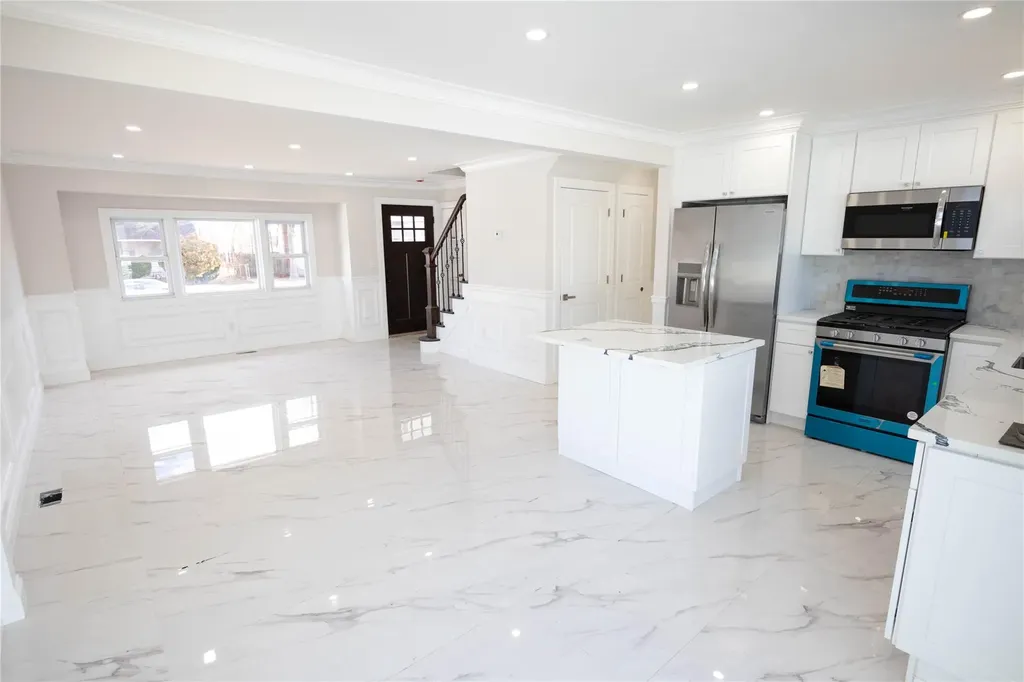 43 Cliff Avenue Hempstead NY 11550