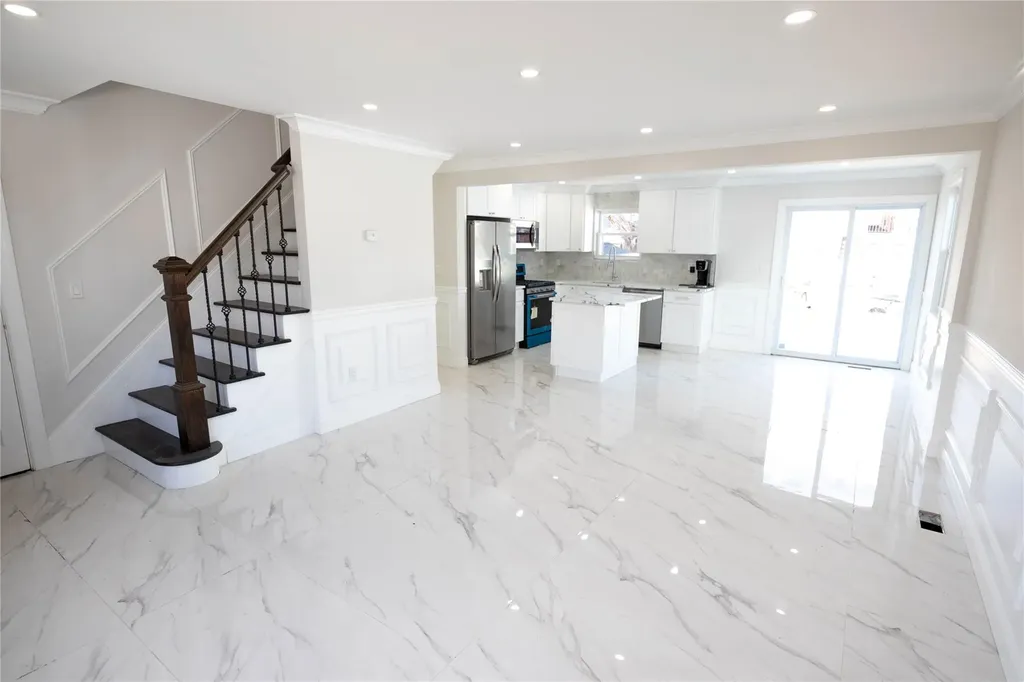 43 Cliff Avenue Hempstead NY 11550