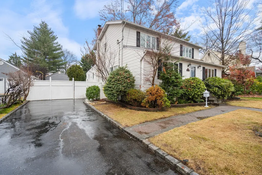 609 Grant Avenue North Baldwin NY 11510
