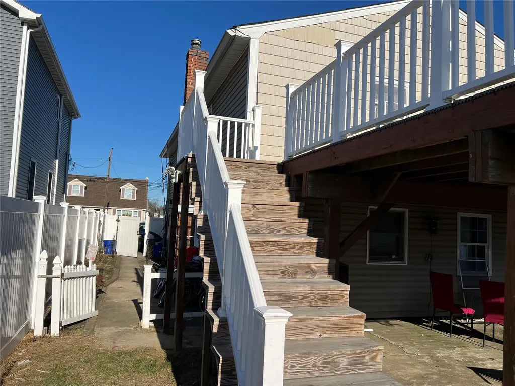 159 14th Street West Babylon NY 11704