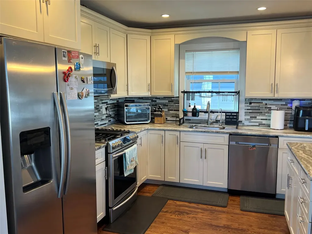159 14th Street West Babylon NY 11704
