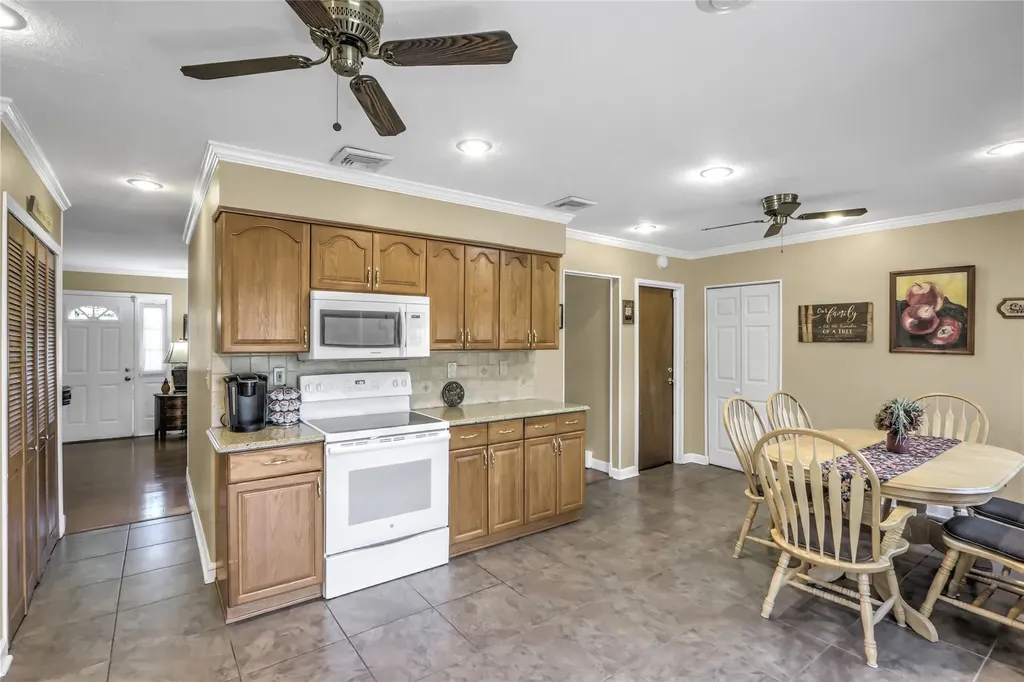 9 Cavalier Court Ridge NY 11961