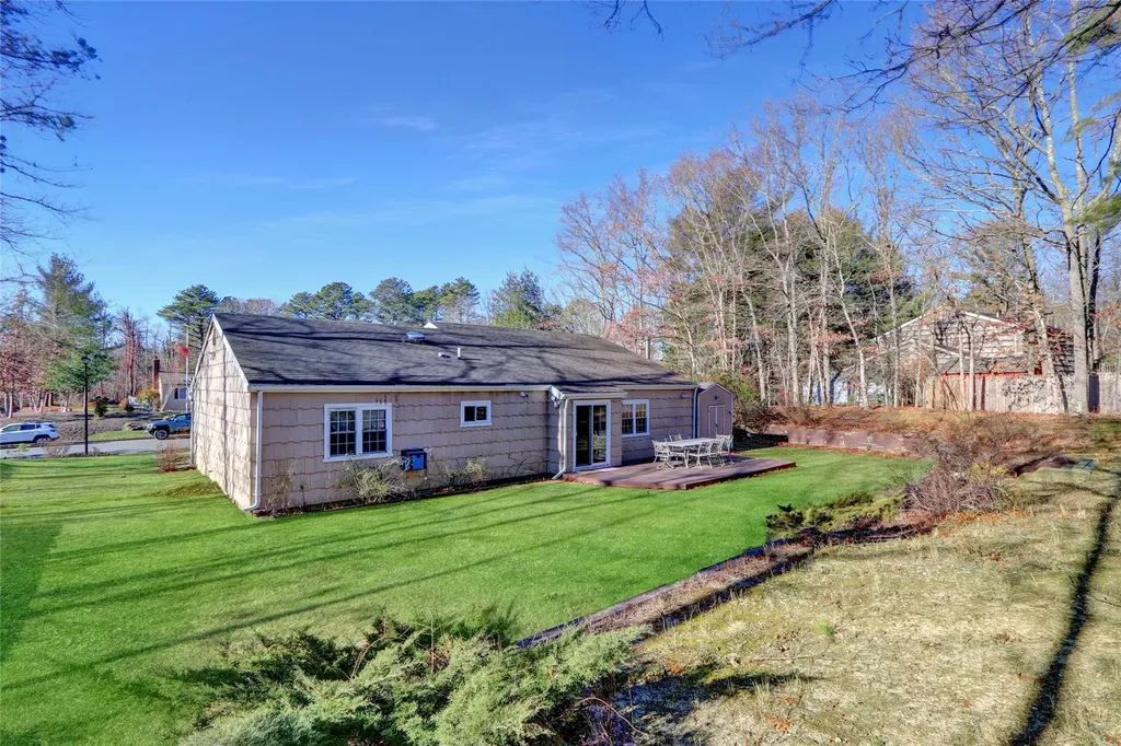 9 Cavalier Court Ridge NY 11961