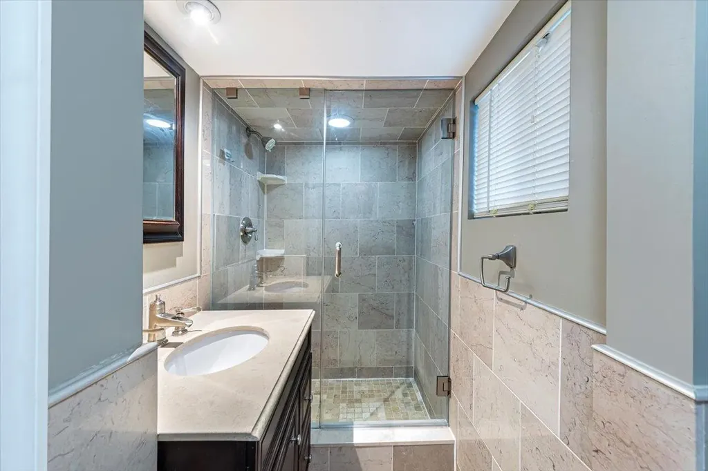 17 Cambridge Avenue White Plains NY 10605