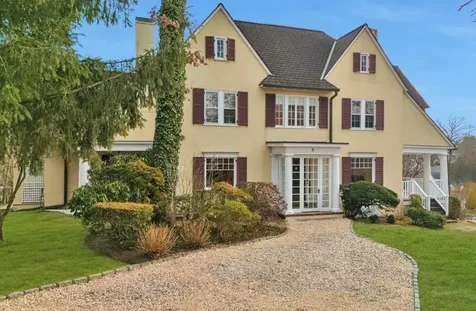 8 Circle Road Scarsdale NY 10583