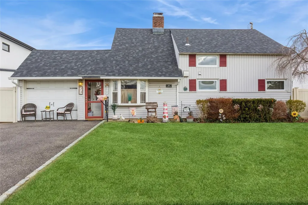 29 Sunset Lane Levittown NY 11756
