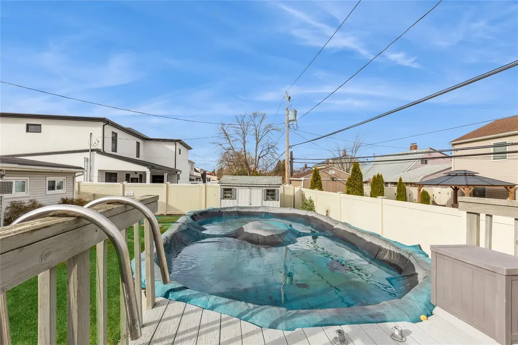 29 Sunset Lane Levittown NY 11756