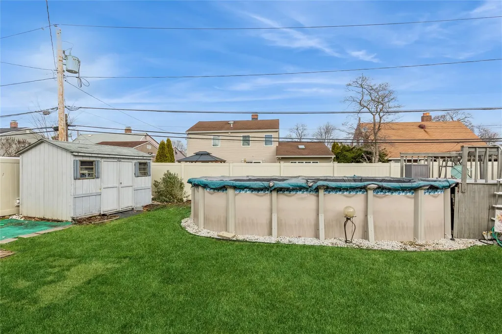 29 Sunset Lane Levittown NY 11756