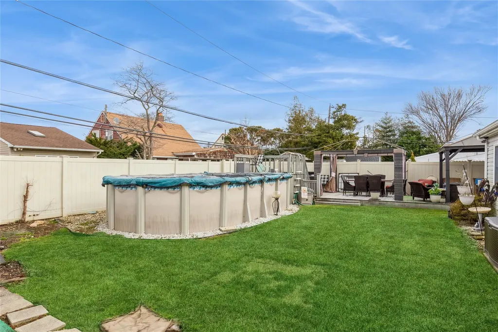 29 Sunset Lane Levittown NY 11756