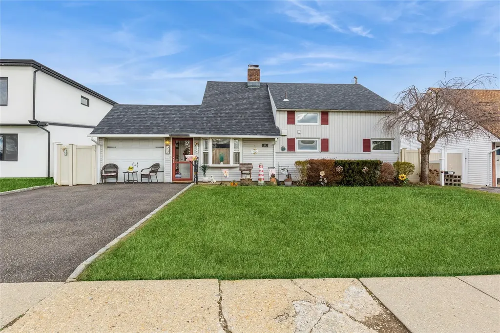 29 Sunset Lane Levittown NY 11756