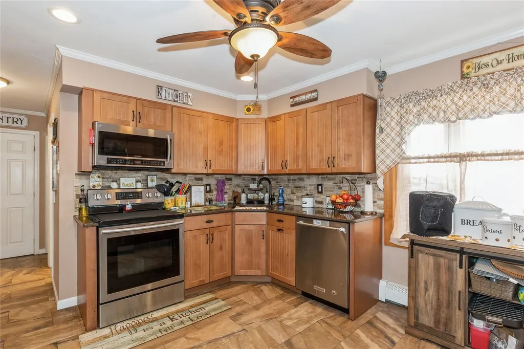 29 Sunset Lane Levittown NY 11756