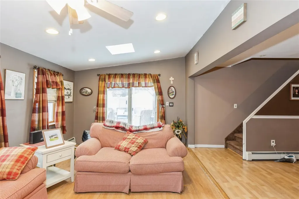 29 Sunset Lane Levittown NY 11756