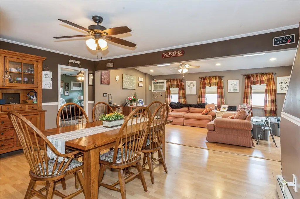 29 Sunset Lane Levittown NY 11756