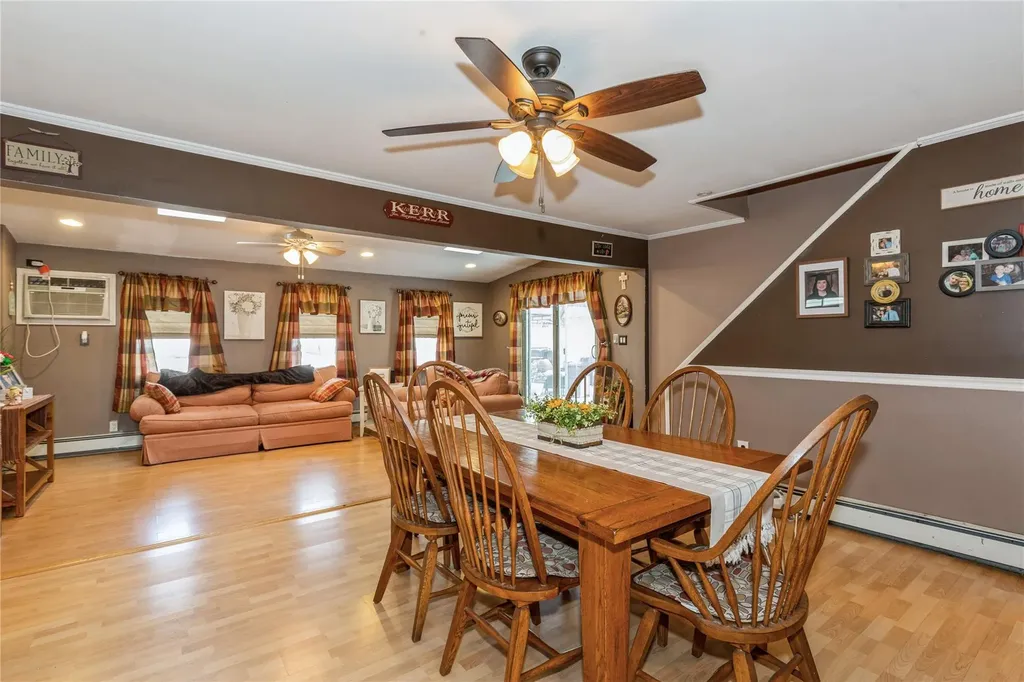 29 Sunset Lane Levittown NY 11756