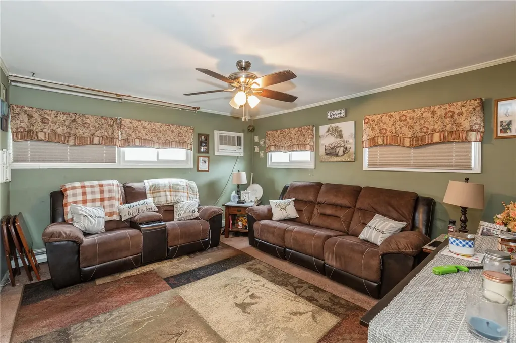 29 Sunset Lane Levittown NY 11756