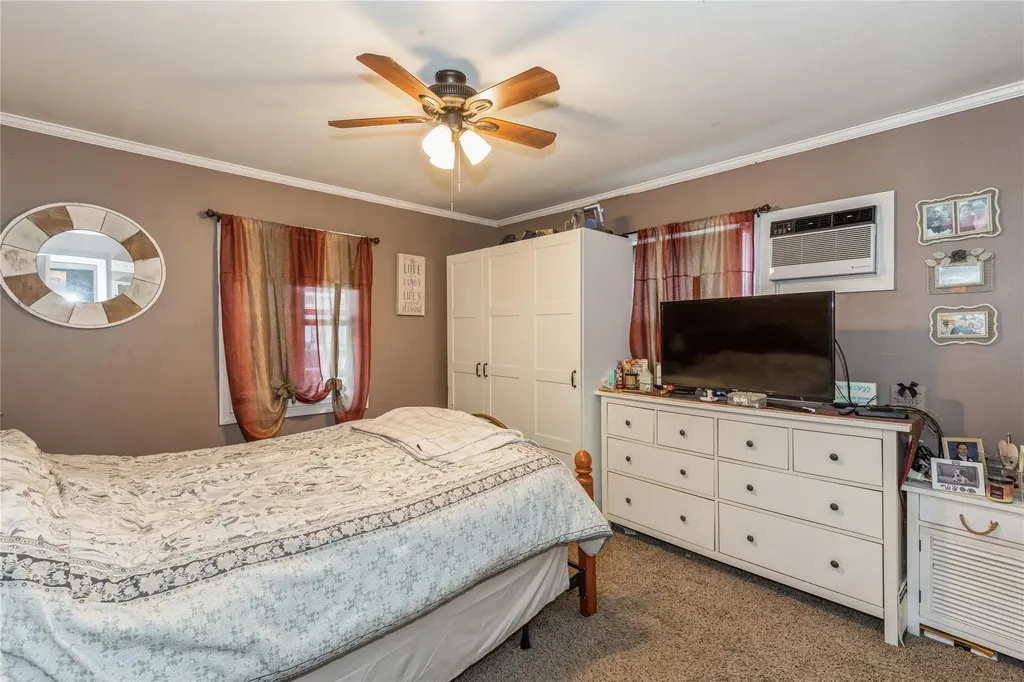 29 Sunset Lane Levittown NY 11756
