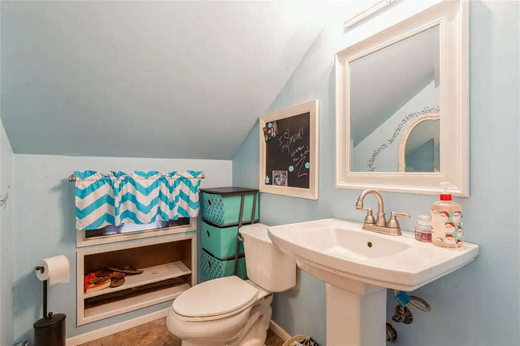 29 Sunset Lane Levittown NY 11756