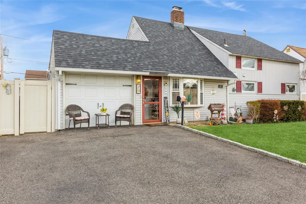 29 Sunset Lane Levittown NY 11756