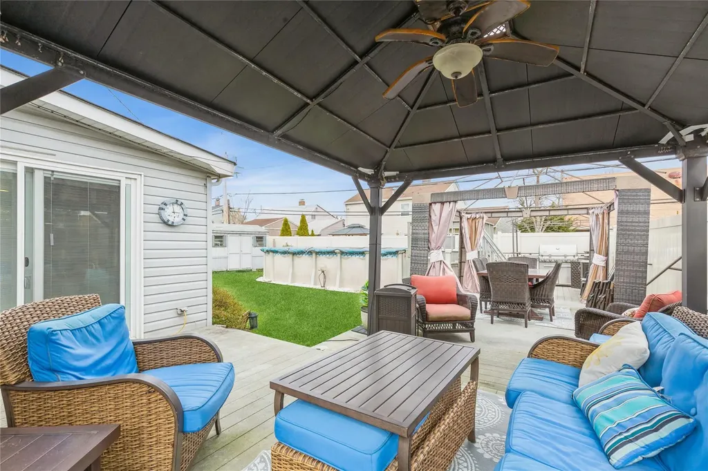 29 Sunset Lane Levittown NY 11756