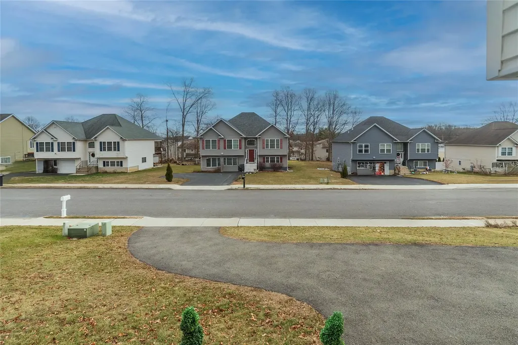 105 Logans Way Maybrook NY 12543