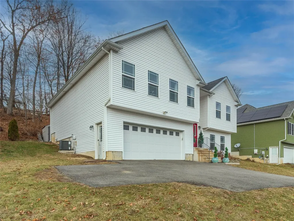 105 Logans Way Maybrook NY 12543