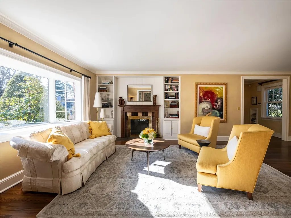 215 Circle Drive Manhasset NY 11030