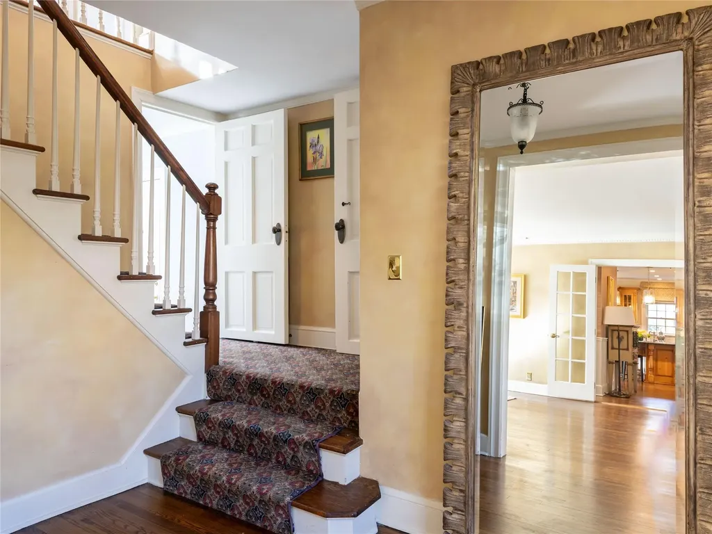 215 Circle Drive Manhasset NY 11030