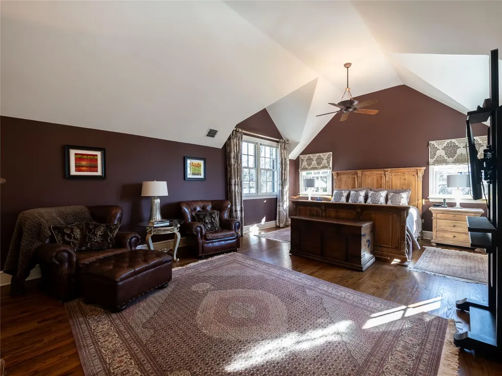 215 Circle Drive Manhasset NY 11030