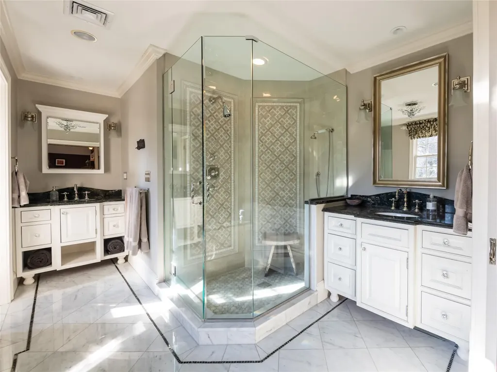 215 Circle Drive Manhasset NY 11030