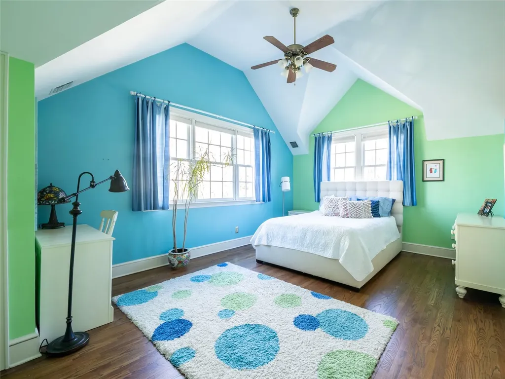 215 Circle Drive Manhasset NY 11030