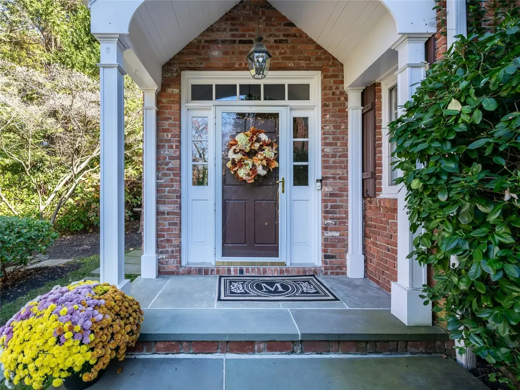 215 Circle Drive Manhasset NY 11030