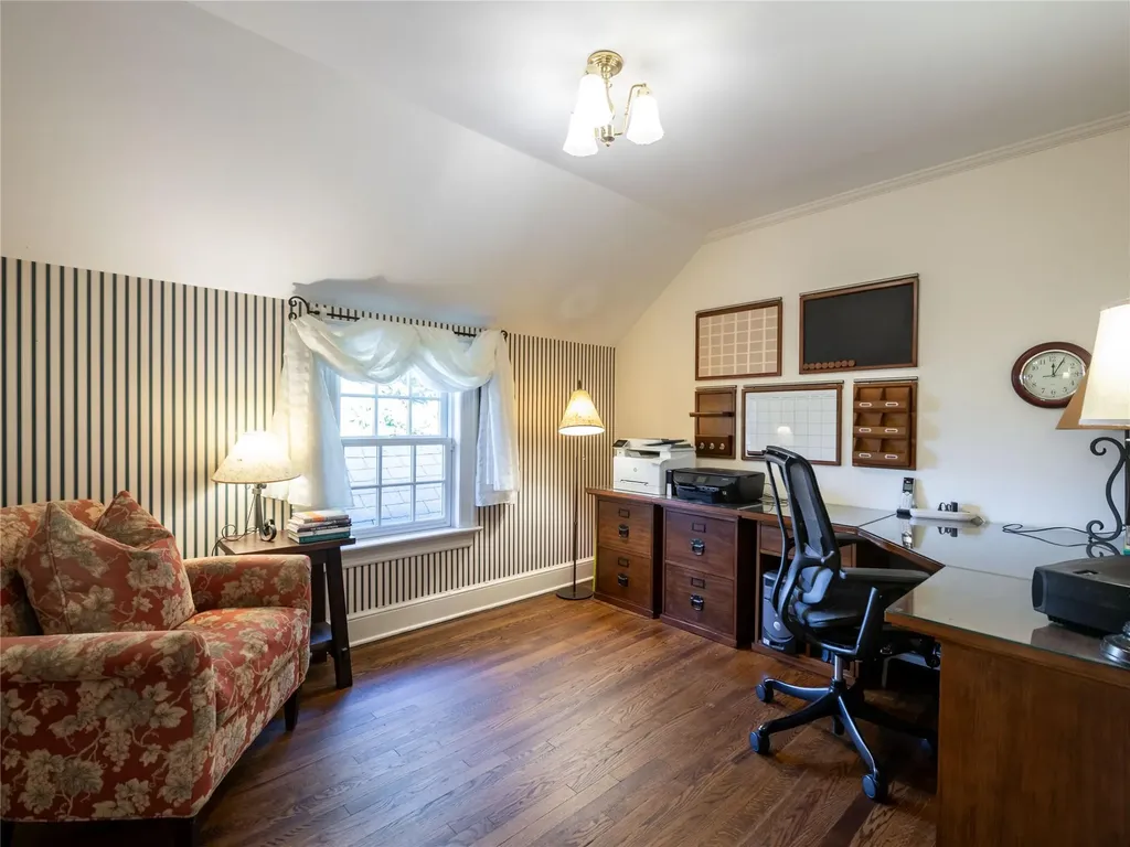 215 Circle Drive Manhasset NY 11030