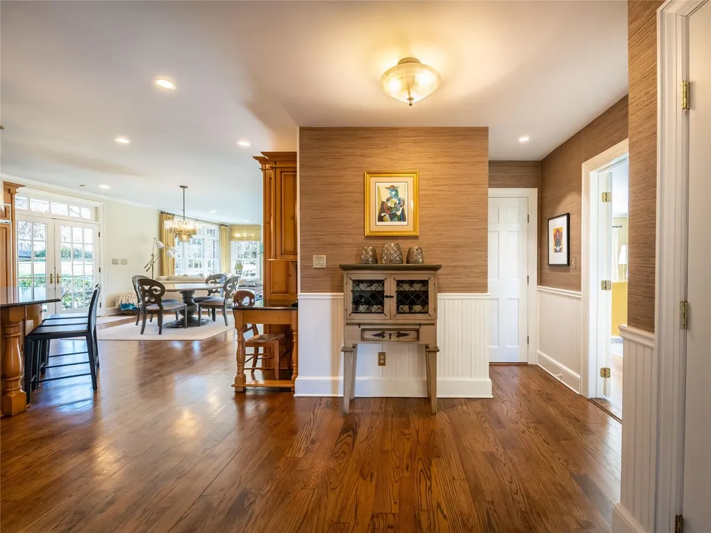 215 Circle Drive Manhasset NY 11030