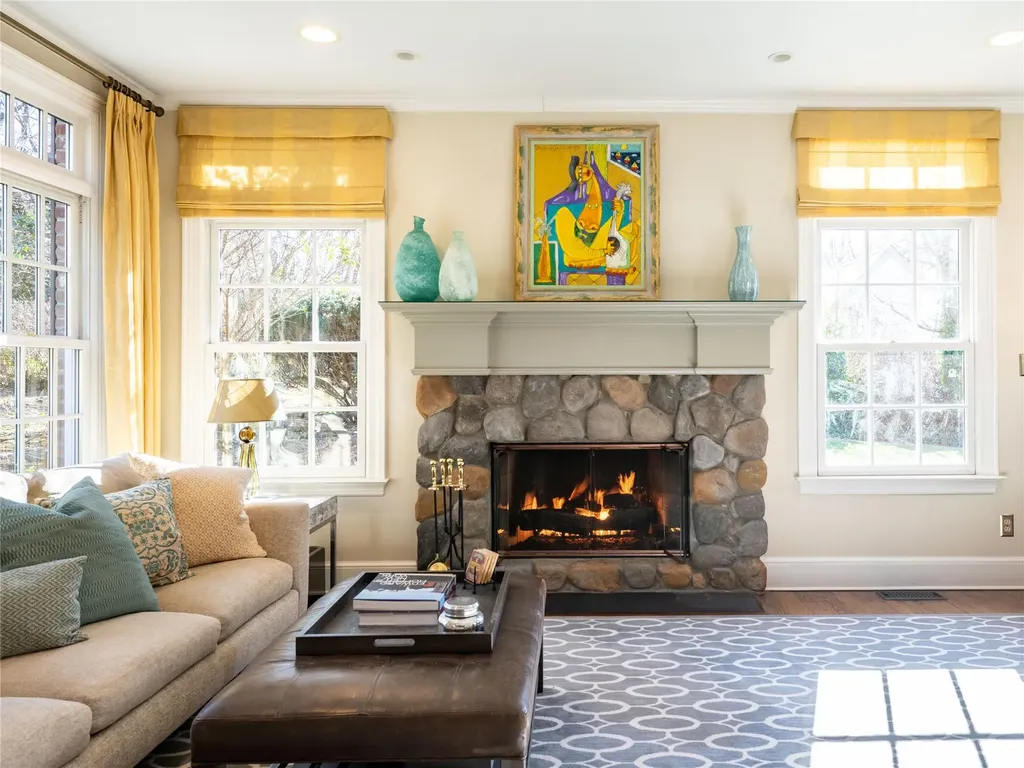 215 Circle Drive Manhasset NY 11030