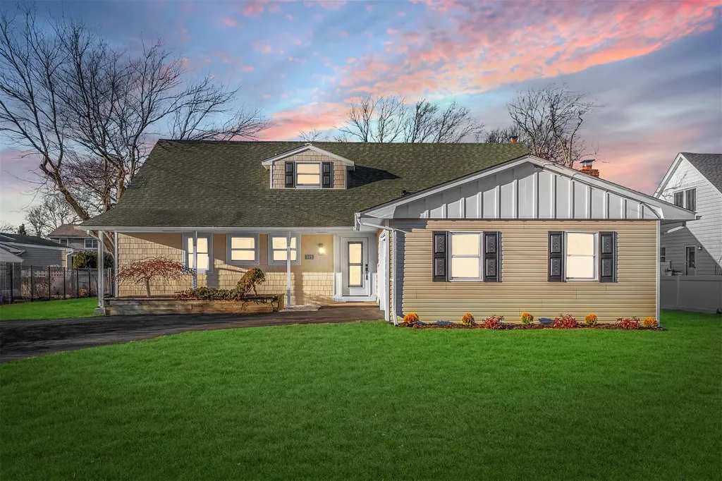 305 Dolphin Lane West Babylon NY 11704
