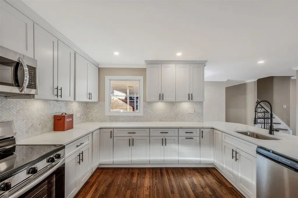 305 Dolphin Lane West Babylon NY 11704